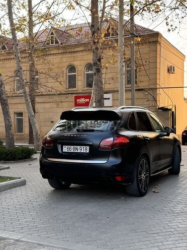Porsche Cayenne Turbo 2011, 180,000 km - 4.8 l - Yevlax