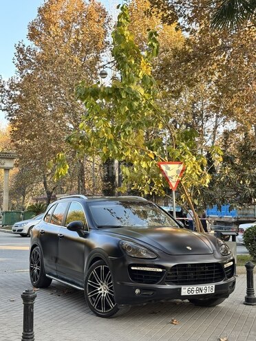 Porsche Cayenne Turbo 2011, 180,000 km - 4.8 l - Yevlax