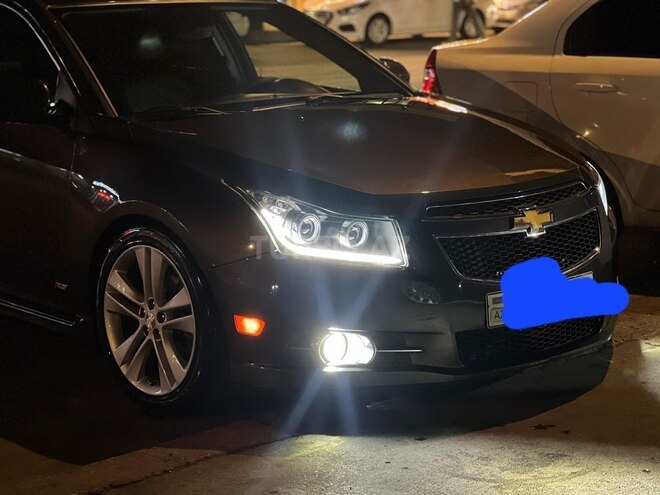 Chevrolet Cruze 2015, 300,000 km - 1.4 л - Quba
