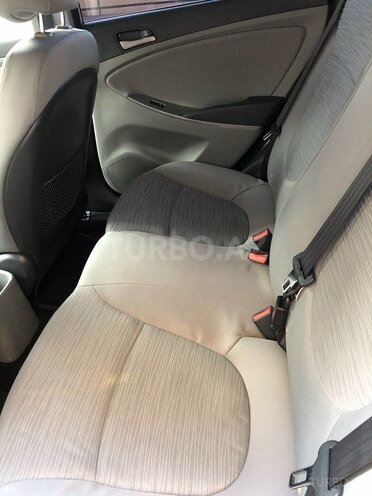Hyundai Accent 2015, 218,000 km - 1.6 l - Bakı