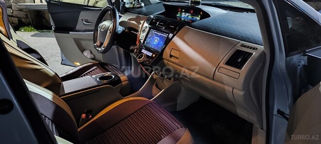Toyota Prius V 2014, 115,382 km - 1.8 l - Sumqayıt