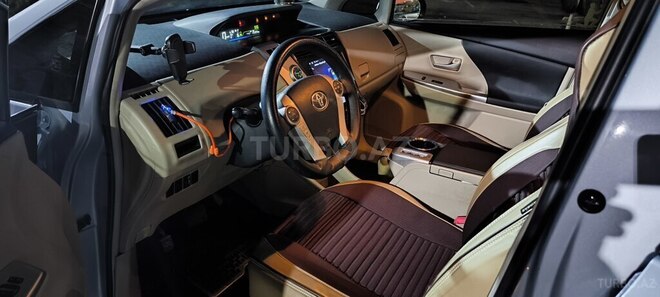 Toyota Prius V 2014, 115,382 km - 1.8 l - Sumqayıt