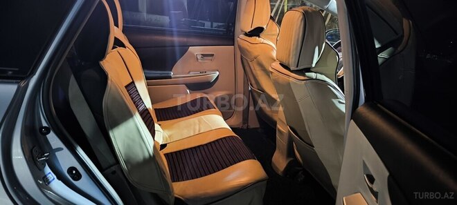 Toyota Prius V 2014, 115,382 km - 1.8 l - Sumqayıt