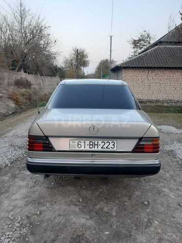 Mercedes E 200 d 1989, 486,000 km - 2.0 l - Ucar