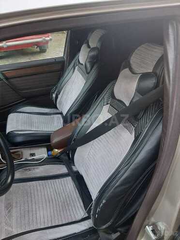 Mercedes E 200 d 1989, 486,000 km - 2.0 l - Ucar