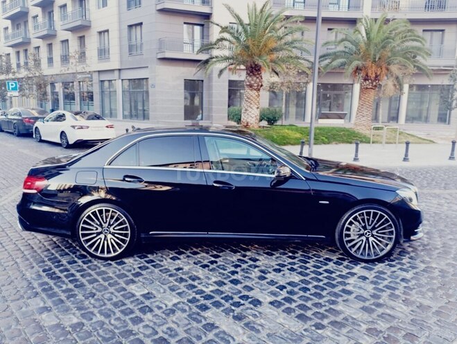 Mercedes E 220 d 2015, 249,500 km - 2.2 л - Bakı