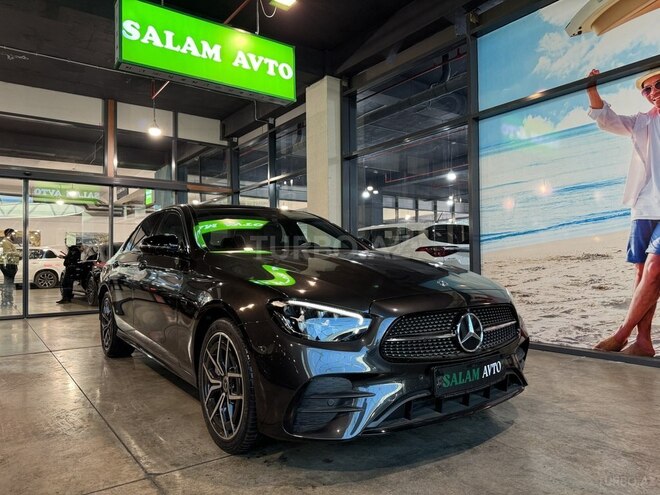 Mercedes E 300 e-1