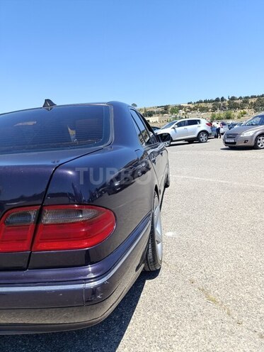 Mercedes E 220 d 1999, 465,000 km - 2.2 l - Bakı