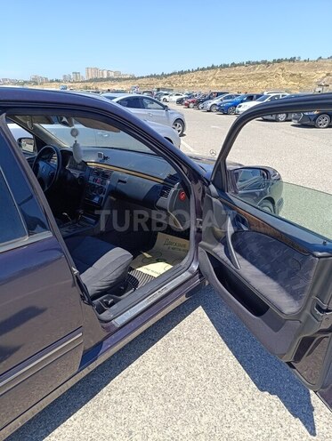 Mercedes E 220 d 1999, 465,000 km - 2.2 l - Bakı