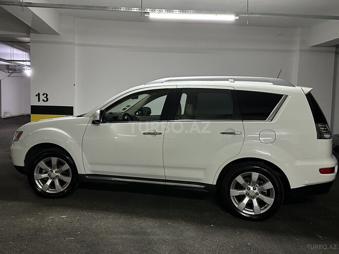 Mitsubishi Outlander 2010, 178,000 km - 3.0 l - Bakı