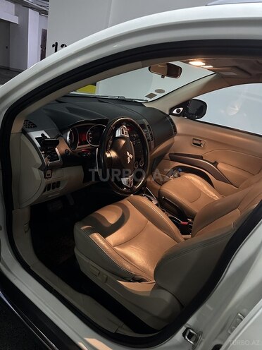Mitsubishi Outlander 2010, 178,000 km - 3.0 l - Bakı
