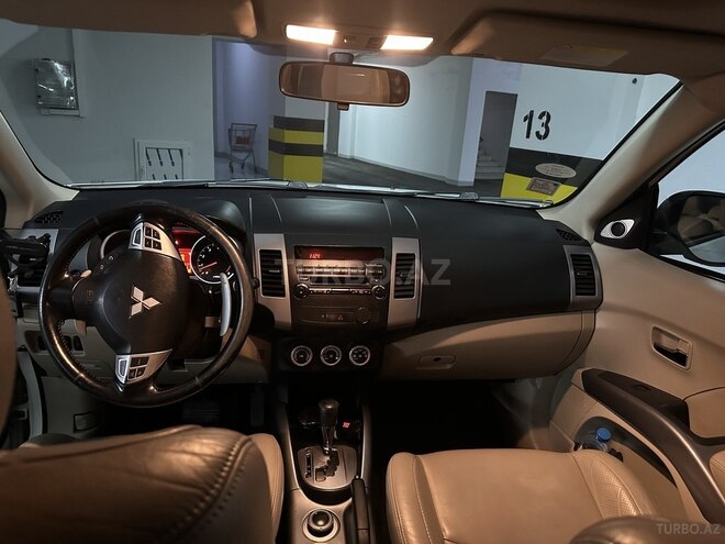 Mitsubishi Outlander 2010, 178,000 km - 3.0 l - Bakı