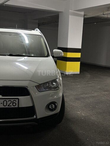 Mitsubishi Outlander 2010, 178,000 km - 3.0 l - Bakı