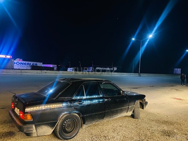 Mercedes 190 1992, 300,000 km - 2.0 l - Gəncə