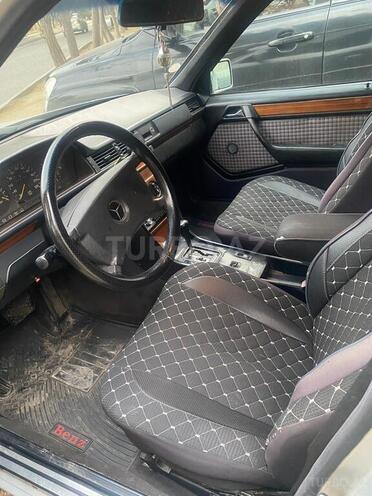 Mercedes E 230 1992, 300,000 km - 2.3 l - Bakı