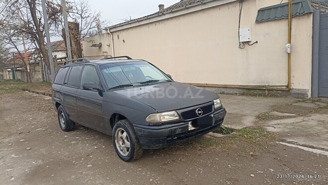 Opel Astra 1996, 200,000 km - 1.6 l - Quba