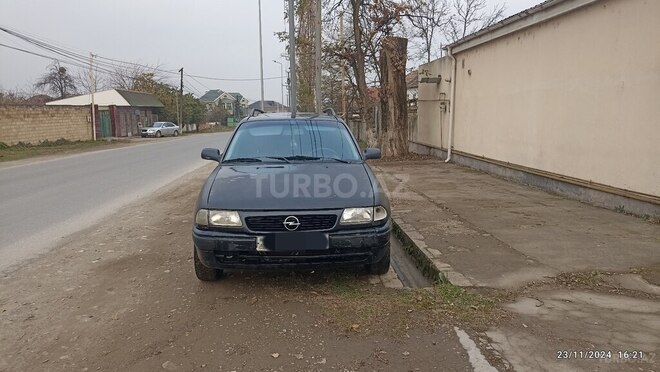 Opel Astra 1996, 200,000 km - 1.6 l - Quba