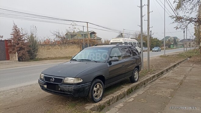 Opel Astra 1996, 200,000 km - 1.6 l - Quba
