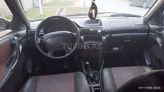 Opel Astra 1996, 200,000 km - 1.6 l - Quba