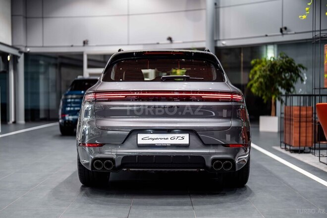 Porsche Cayenne GTS-5