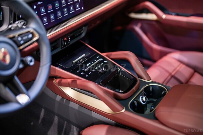 Porsche Cayenne GTS-13
