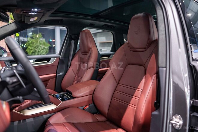 Porsche Cayenne GTS-11