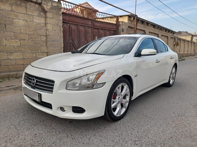 Nissan Maxima-1