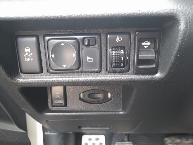 Nissan Maxima-8