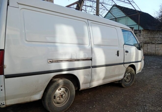Hyundai H 100 2006, 500,000 km - 4.0 л - Tovuz