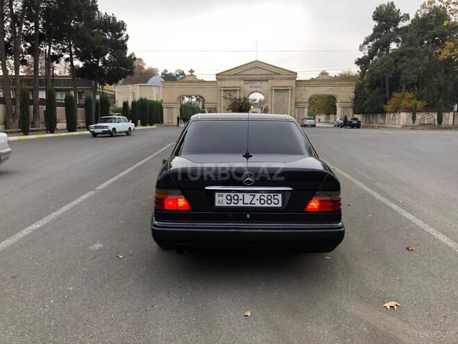 Mercedes E 220 1994, 609,000 km - 2.2 l - Bakı