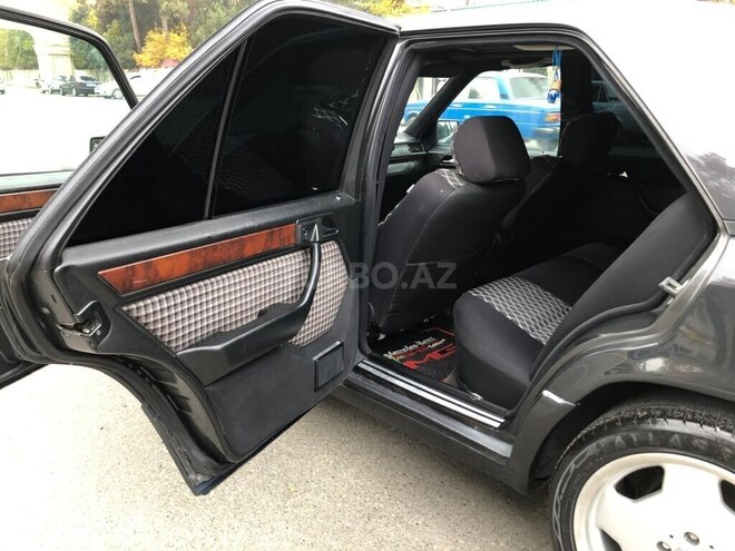 Mercedes E 220 1994, 609,000 km - 2.2 l - Bakı