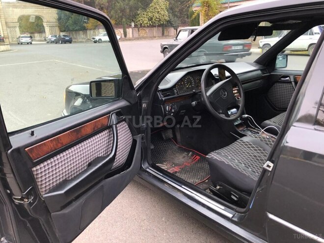 Mercedes E 220 1994, 609,000 km - 2.2 l - Bakı