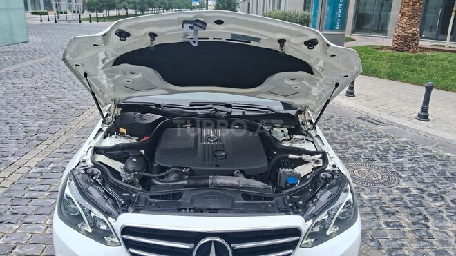 Mercedes E 220 d-3