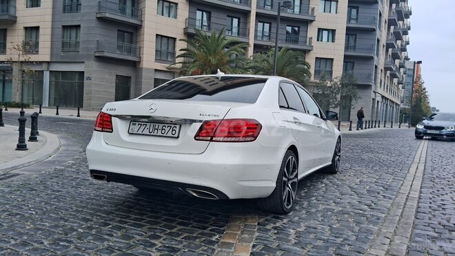 Mercedes E 220 d-2