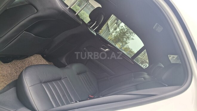 Mercedes E 220 d-10