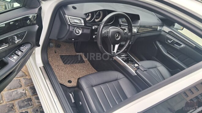 Mercedes E 220 d-11