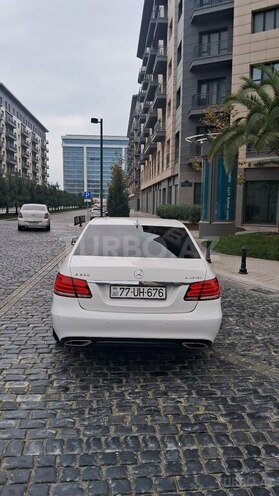 Mercedes E 220 d-13
