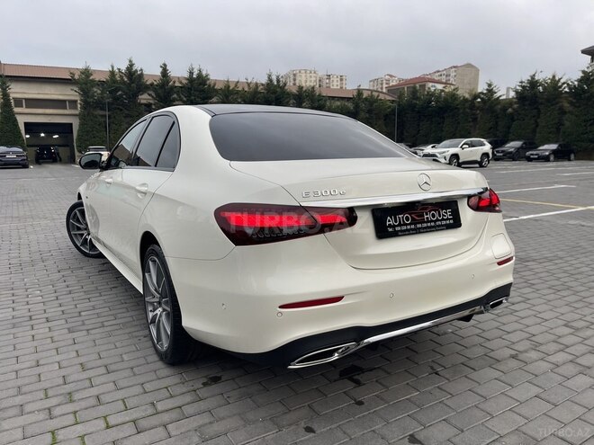 Mercedes E 300 e-4
