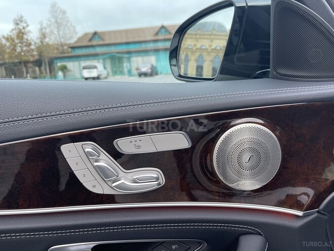 Mercedes E 300 e-19
