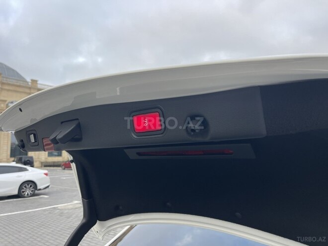 Mercedes E 300 e-18