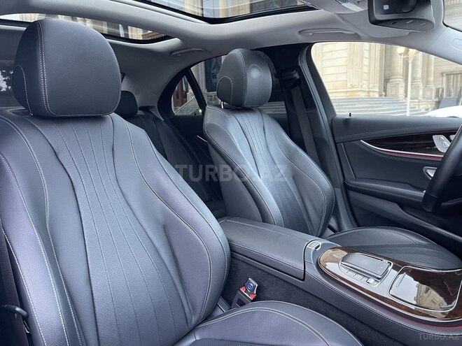 Mercedes E 300 e-15