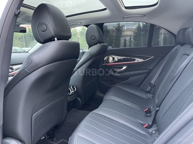 Mercedes E 300 e-12
