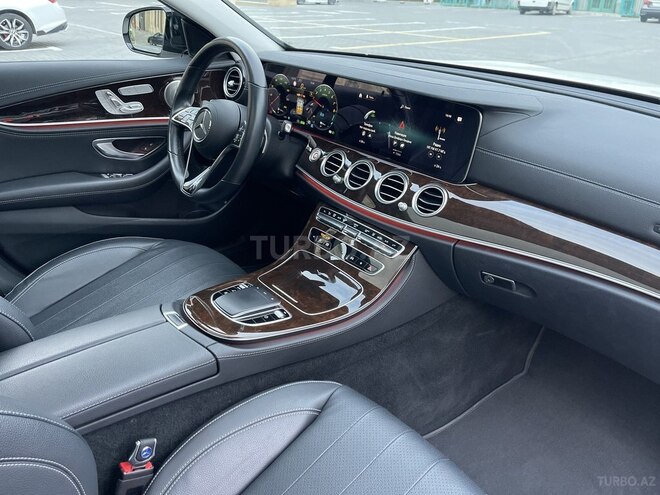 Mercedes E 300 e-14