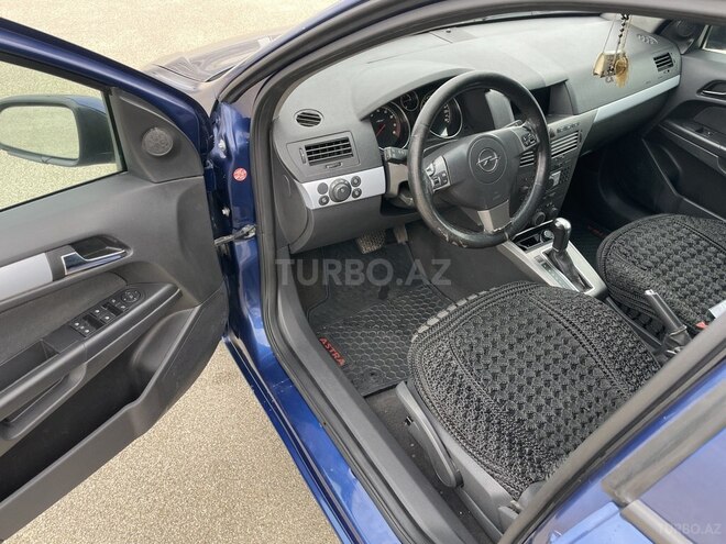 Opel Astra 2006, 215,000 km - 1.8 л - Bakı