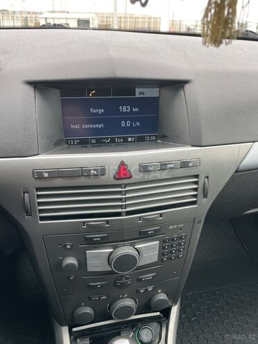 Opel Astra 2006, 215,000 km - 1.8 л - Bakı