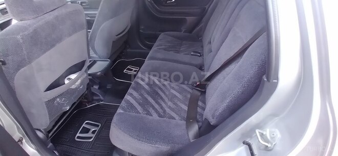 Honda CR-V 2000, 192,000 km - 2.0 л - Qax
