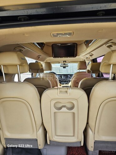 Kia Carnival-8