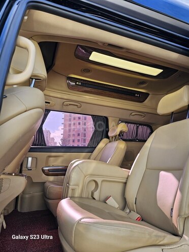 Kia Carnival-5