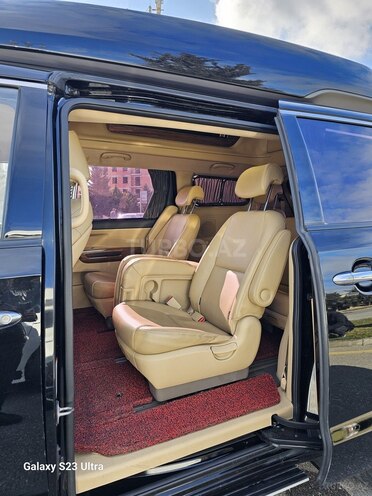 Kia Carnival-12