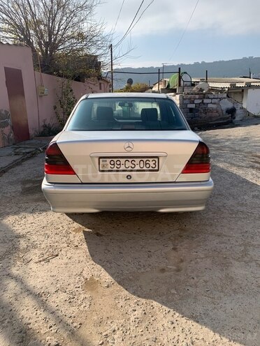 Mercedes C 240 1998, 412,801 km - 2.4 l - Saatlı